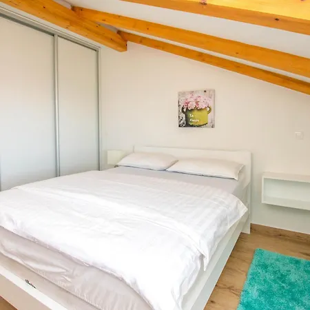 House Verdi Ferienhaus Tkon