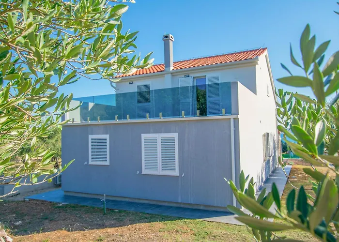 House Verdi Tkon